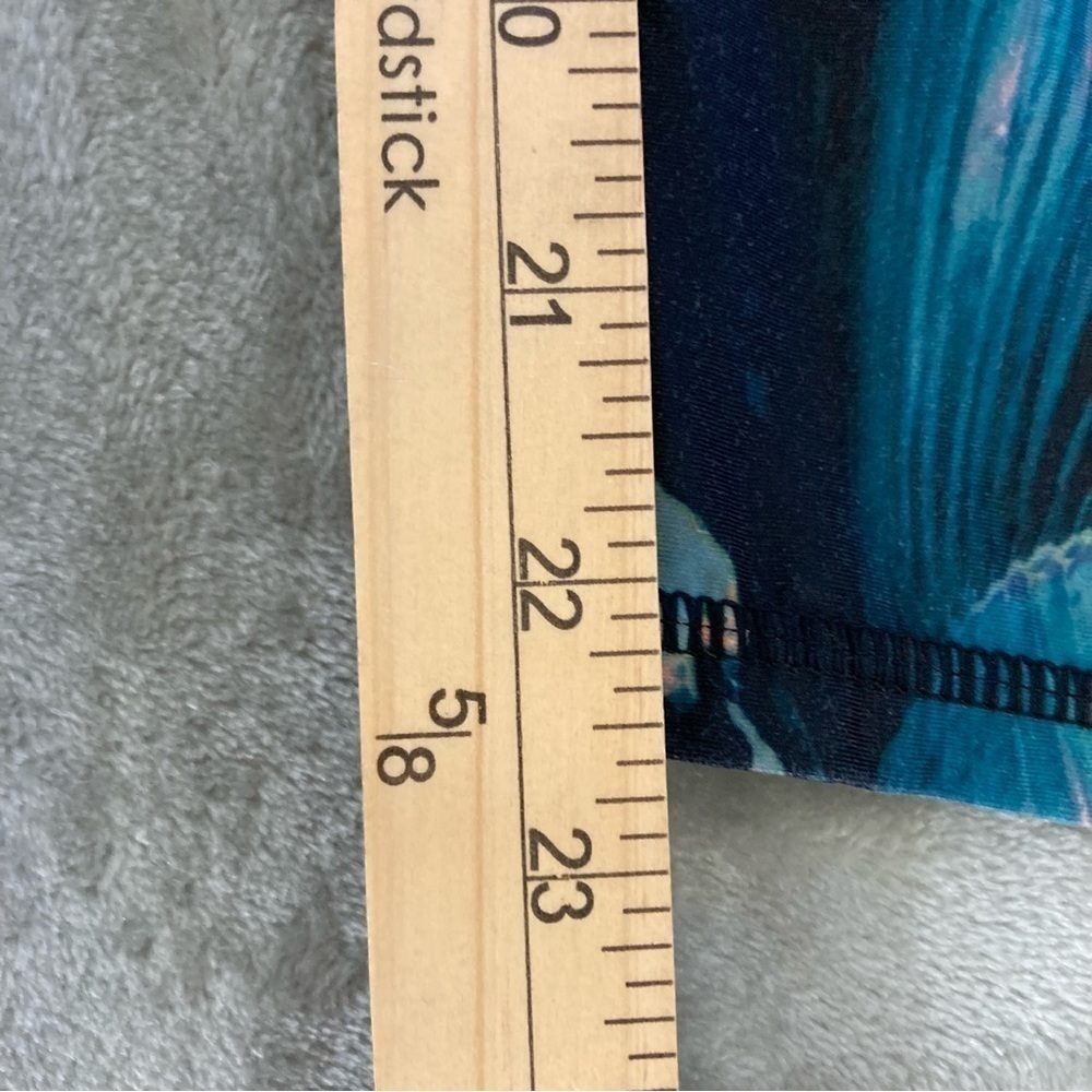 Fabletics Palm Tree Print with Pink Cropped Activ… - image 8